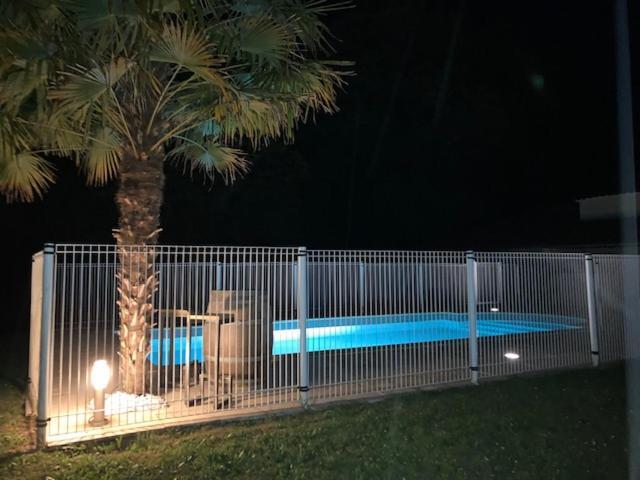 Gite Des Combes Blanches Avec Piscine Et Jacuzzi Frayssinet-le-Gelat ภายนอก รูปภาพ
